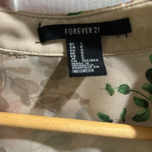 Forever 21 long sleeve shirt - Picture 3 of 3